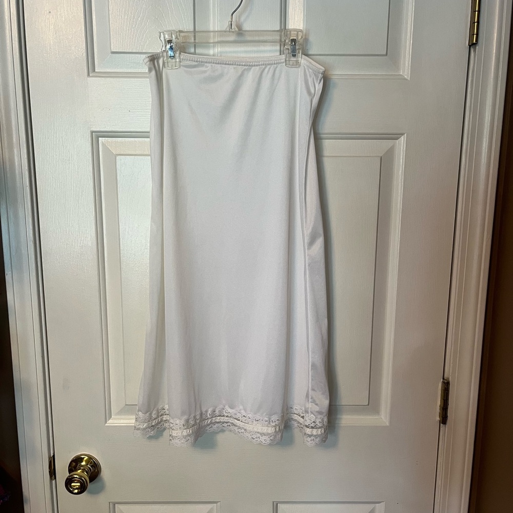 Vintage MEL-LIN Half Slip Skirt Silky White 100% Nylon Lingerie Women Medium USA